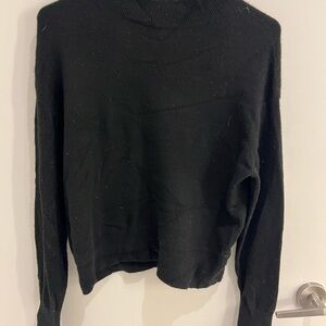 Everlane 100% cashmere mockneck turtleneck loos fit classic pullover sweater